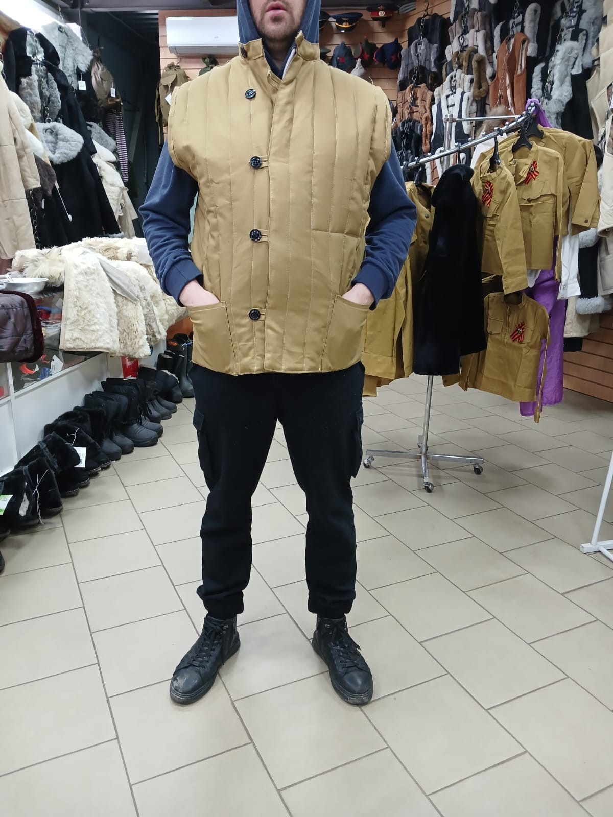 Жилет ватный телогреечный Жилет ватный телогреечный